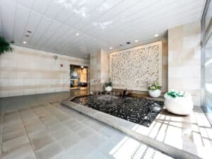 ロイヤルパークスタワー南千住の大浴場　天然温泉の浴槽